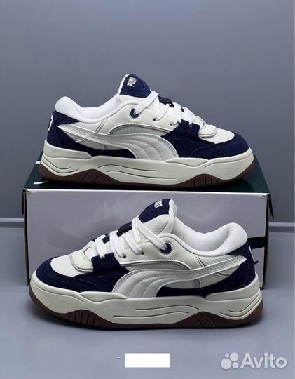 Кроссовки женские