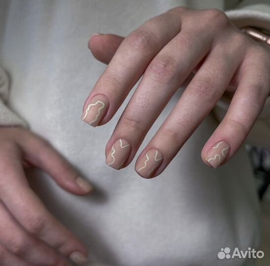 Маникюр с покрытием гель-лаком