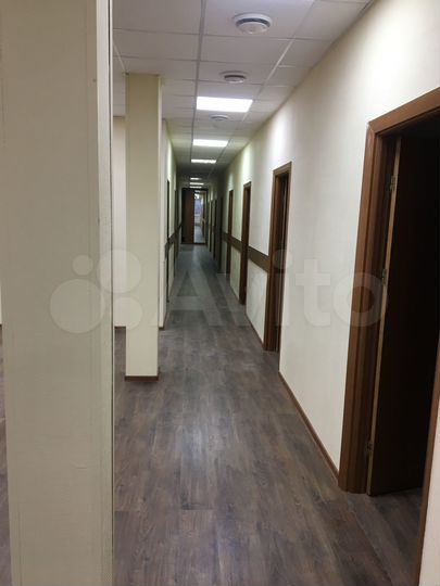 Офис, 637 м²