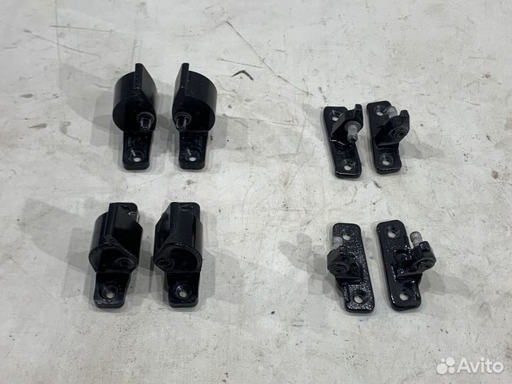 Петли дверей Mercedes W213