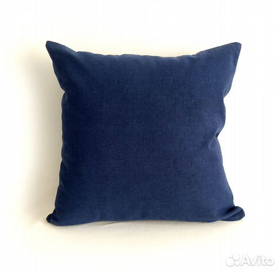 Декоративный чехол на подушку с вышивкой