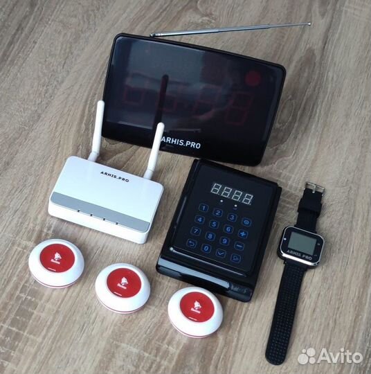 Кнопка вызова официанта с часами, табло, усилитель