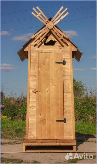 Дачный туалет деревянный с установкой IOM