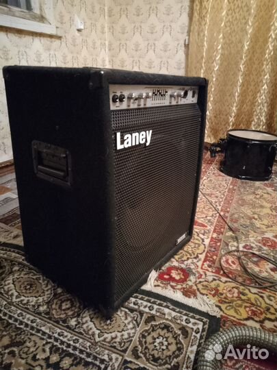 Басовый Комбоусилитель Laney RB 8 (300 ват)