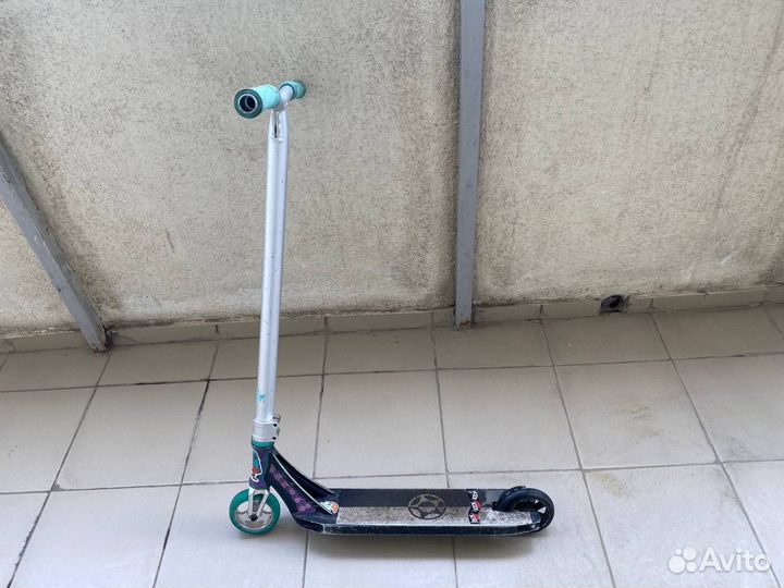 Трюковой самокат для парка