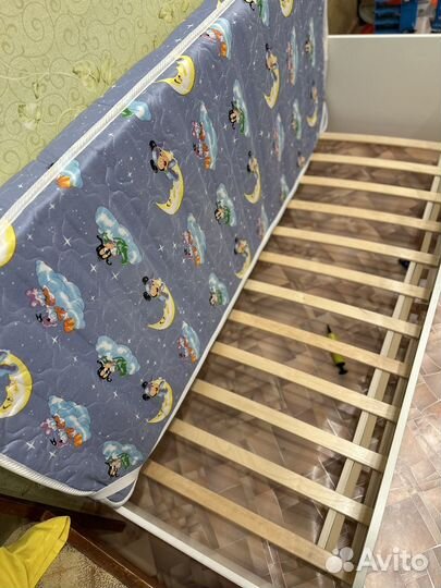 Детская кровать машинка с матрасом