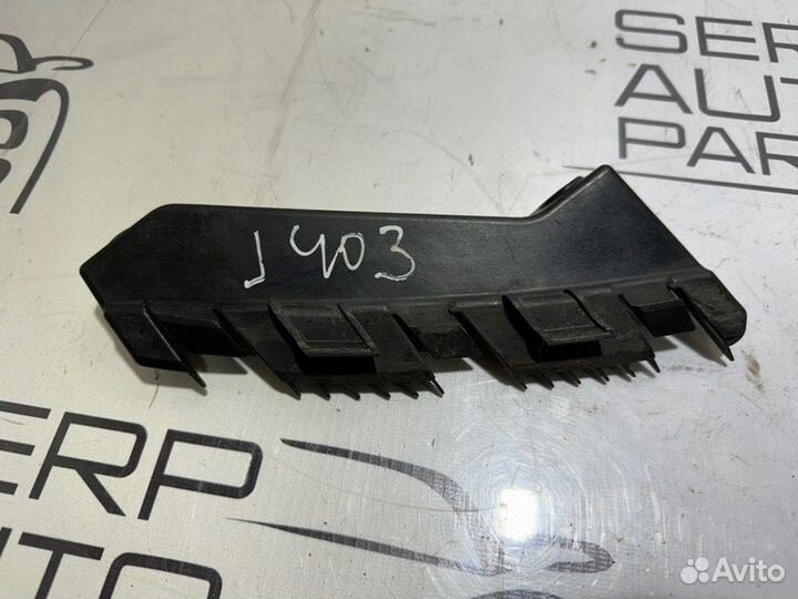 Крепление бампера переднее правое Kia Soul AM G4FC