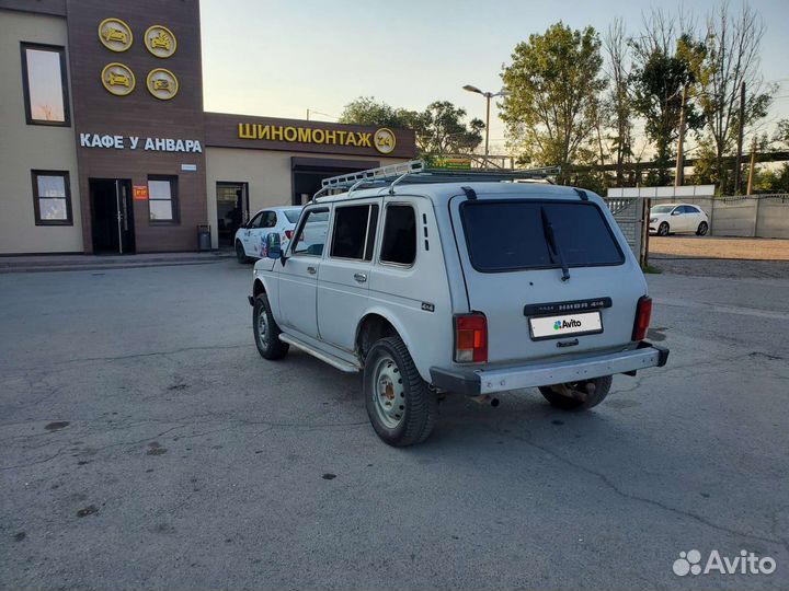 LADA 4x4 (Нива) 1.7 МТ, 2003, 200 000 км