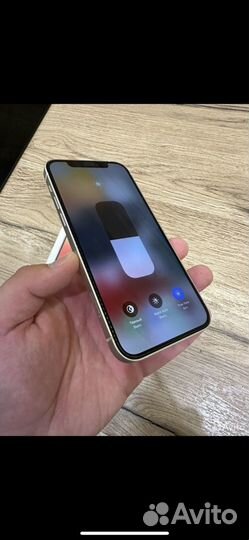 iPhone 12 в идеальном состоянии