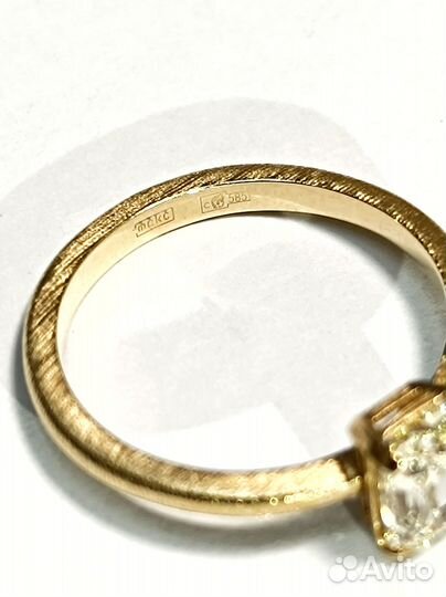 Золотое кольцо с бриллиантом 1,11 карат