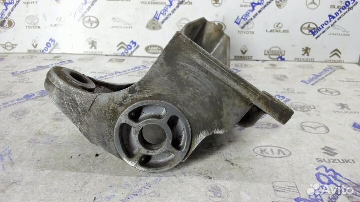 Кронштейн АКПП правый Audi A6 C5 1997-2004