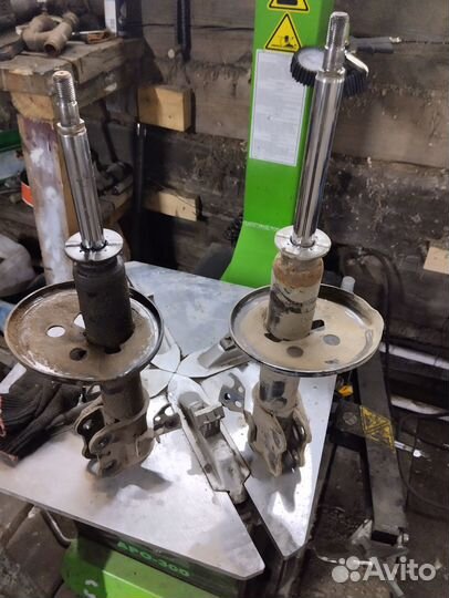 Стойки передние Тоёта корона премио