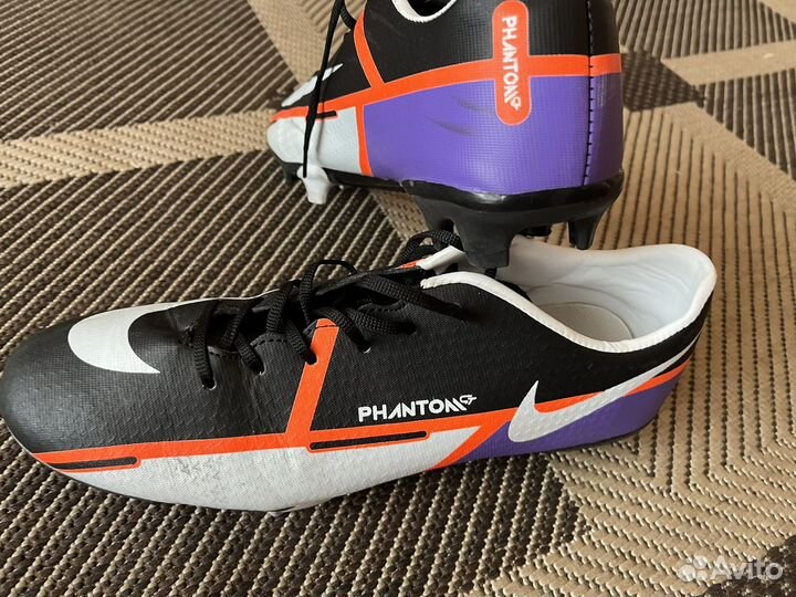 Футбольные бутсы