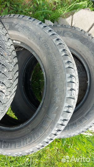 Michelin X-Ice North 3 215/65 R16