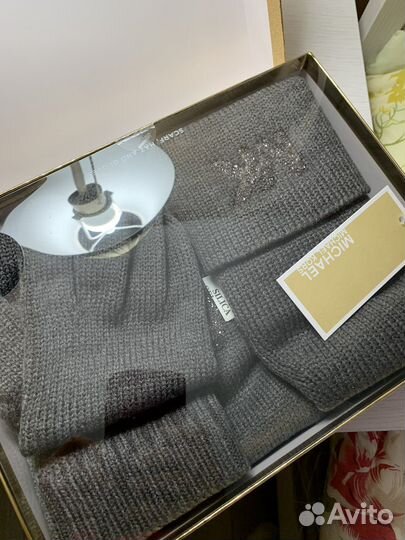 Комплект шапка,шарф и перчатки