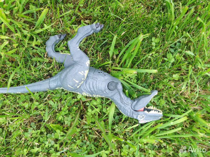 Динозавар алозавра