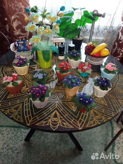 Фиалки из бисера