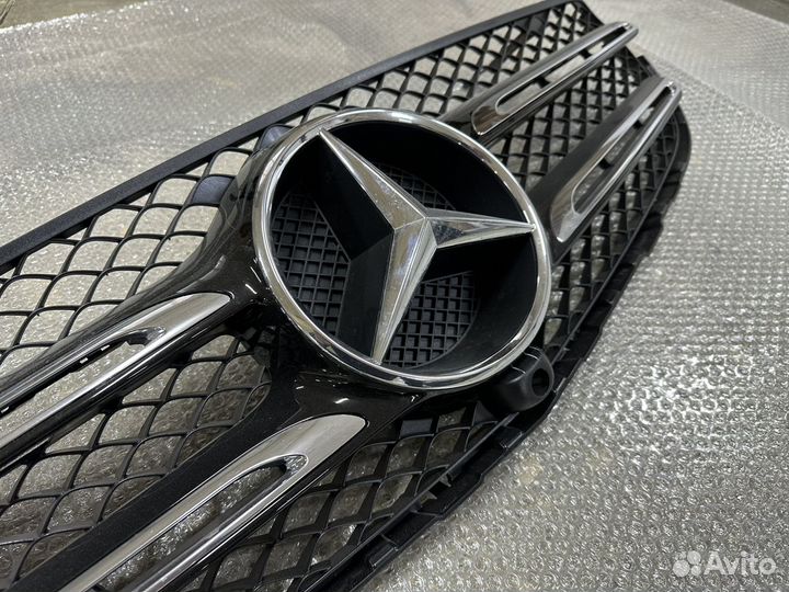Решетка радиатора в сборе Mercedes-Benz
