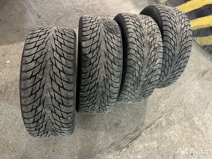 Nokian Tyres Hakkapeliitta R 245/45 R18 204J