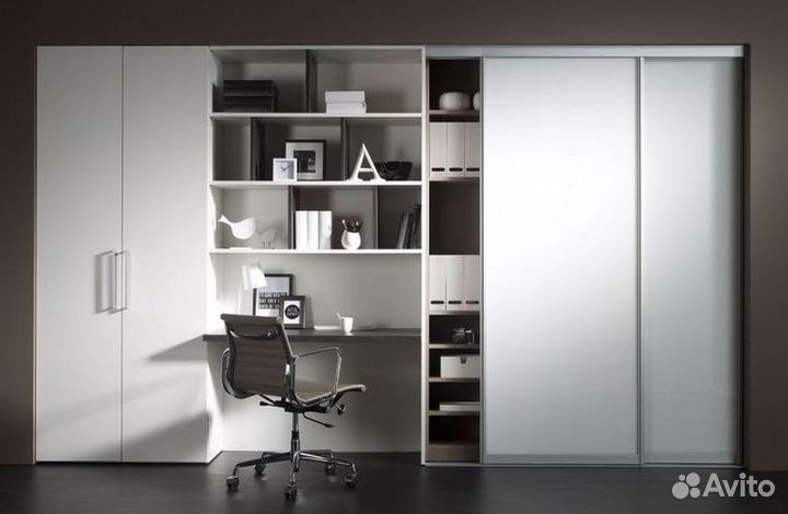 Зеркальный шкаф