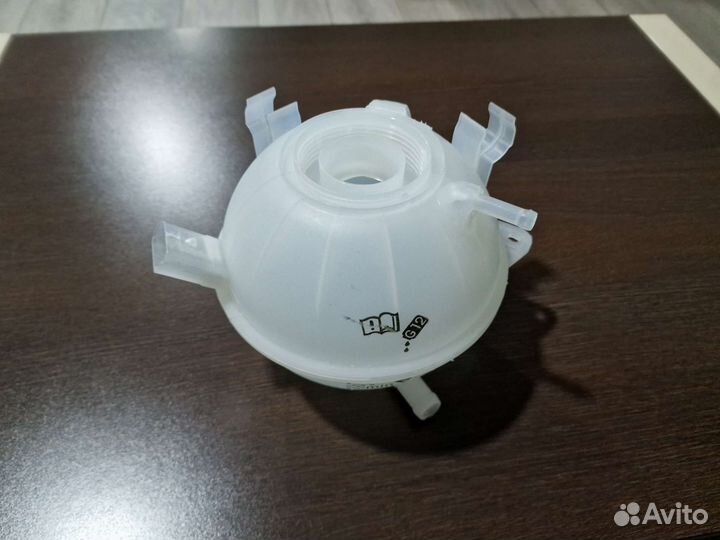 Расширительный бачок Audi/VW 1K0121407A 1K0121407F