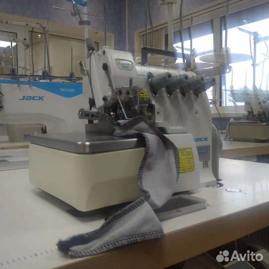 Промышленный четырехниточный оверлок Jack 804D