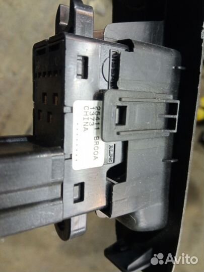 Кнопка Стеклоподъёмника Nissan Qashqai J10