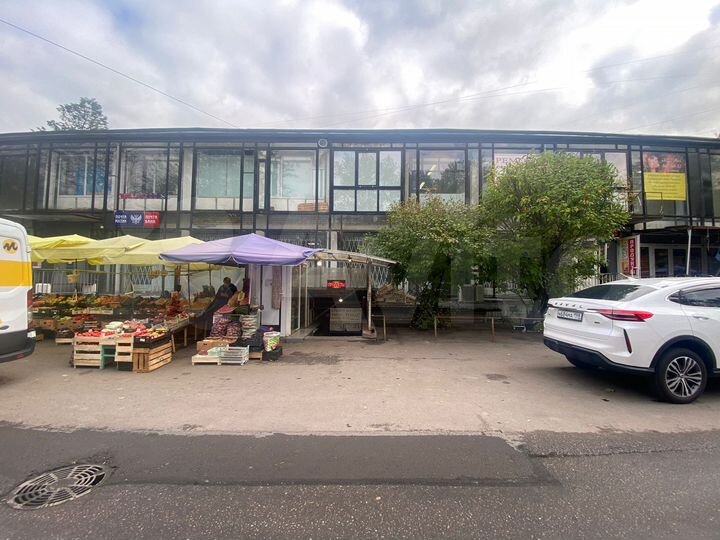 Торговая площадь, 65 м²