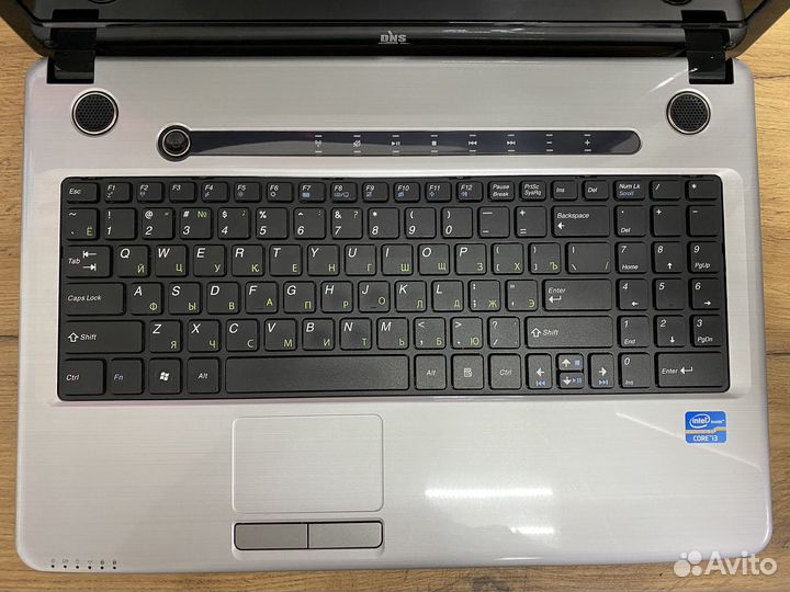 15.6 DNS i3-2370M/8Gb DDR3/1Gb GT520/240SSD