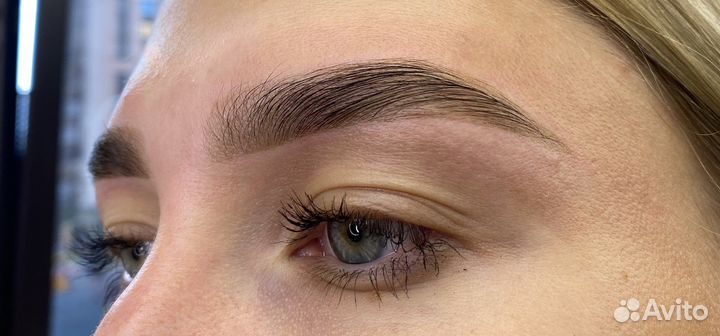 Мастер бровист