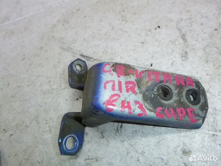 Петля двери передней правой нижняя suzuki grand vi