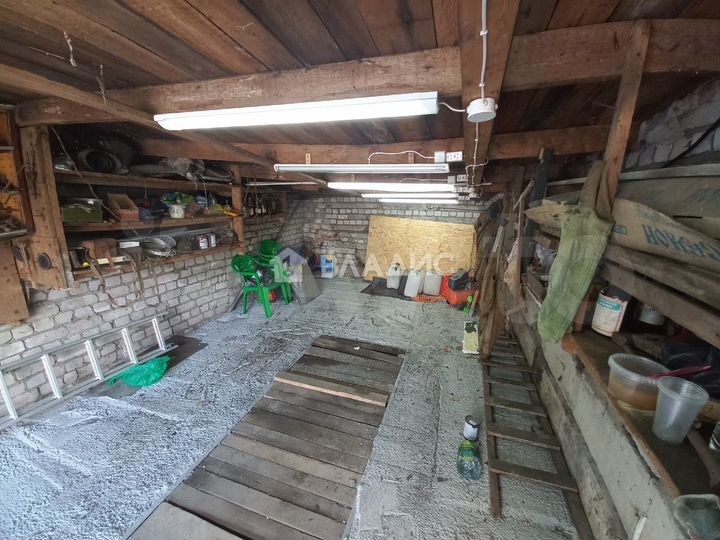 Гараж, > 30 м²