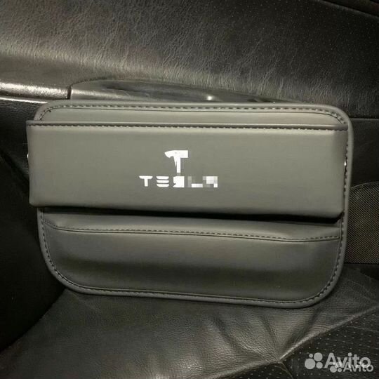 Органайзер в авто между сиденьем Tesla/Тесла