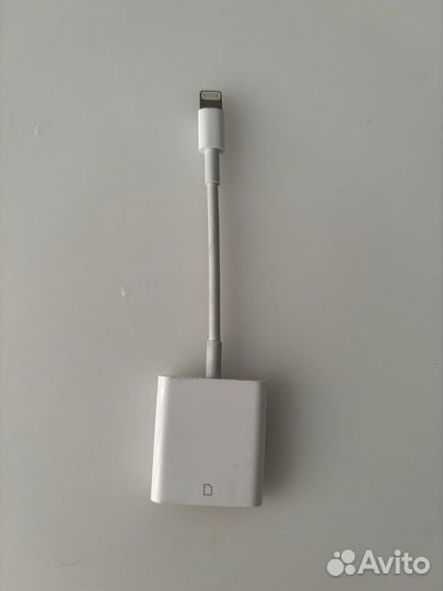 Apple Lighting адаптер для чтения SD карт