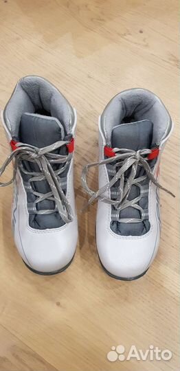 Лыжные ботинки