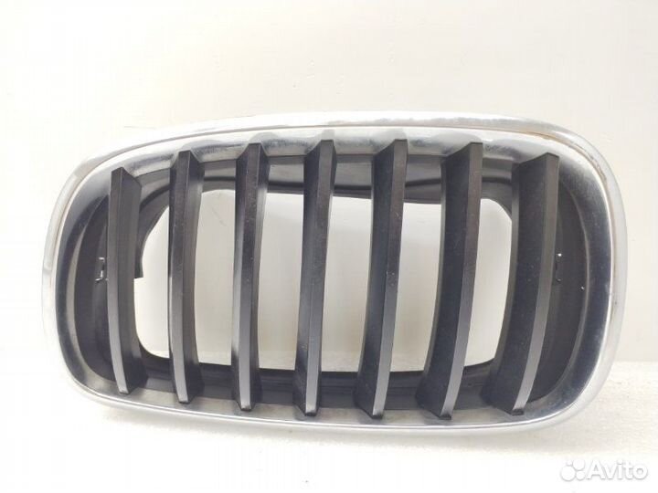 Решетка радиатора передняя левая Bmw X5 E70
