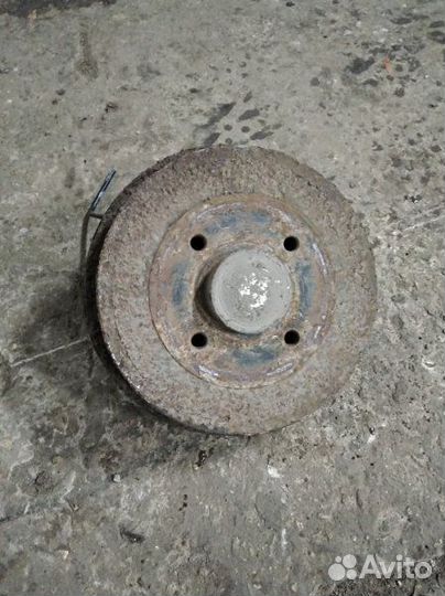 Кулак задний в сборе со ступицей задний правый