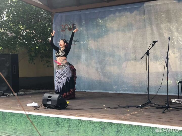 Танец с веером, вейлами, сагатами