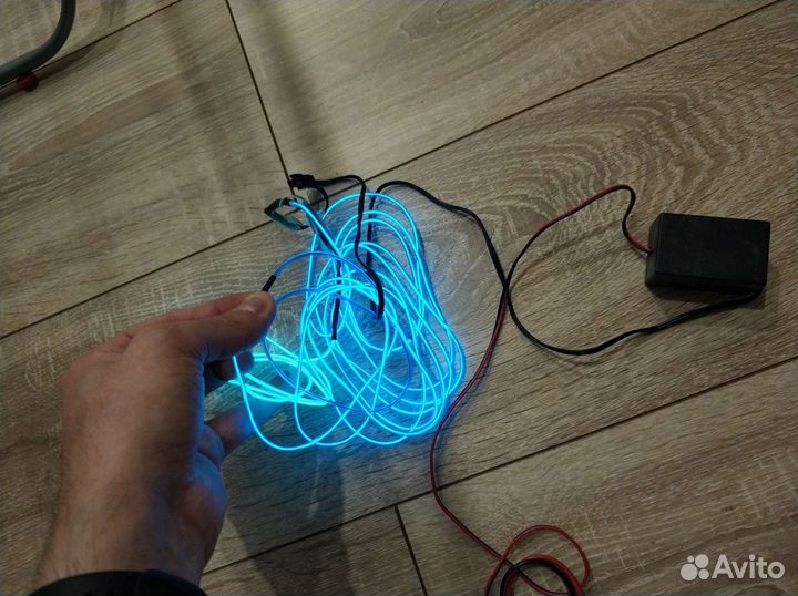 Холодный неон, примерно 3-4 метра, вместе с блоком