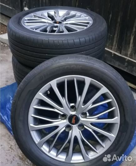 Комплект летних колес 215/55 R17 для Toyota Camry