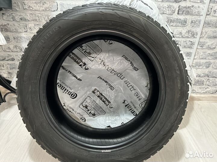 Nokian Tyres Hakkapeliitta R2 215/55 R17