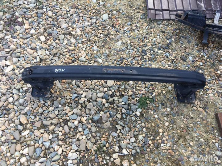 Усилитель переднего бампера Мазда Демио DY3W