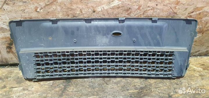 Решетка в бампер центральная Ford Fusion 2002-2012
