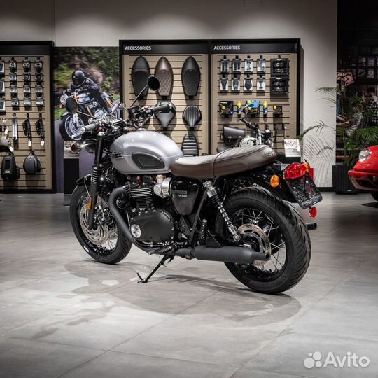 Triumph Bonneville T120 Black