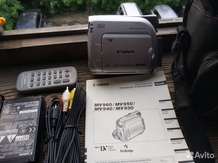 Цифровая видеокамера Canon MV 940