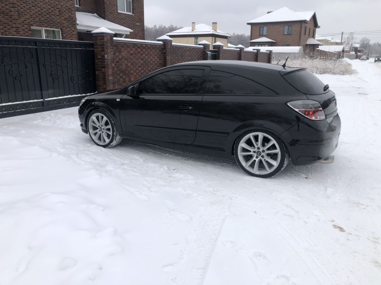 Opel Astra GTC: фото владельца