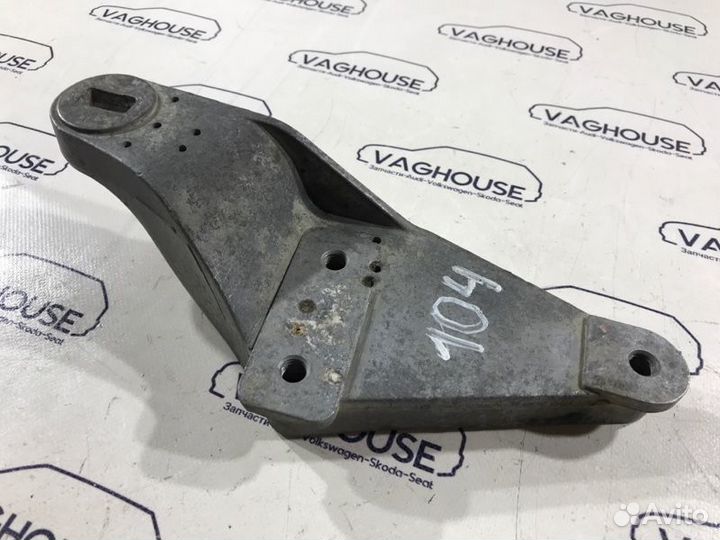 Кронштейн двигателя Audi S8 D2 4D 4.2 2000