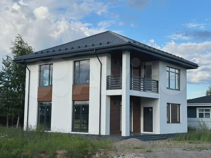 Коттедж 215 м² на участке 8 сот.