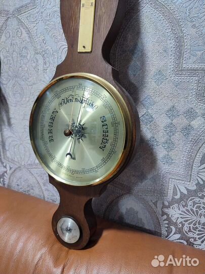 Барометр настенный
