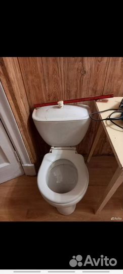 Унитаз с вертикальным выпуском